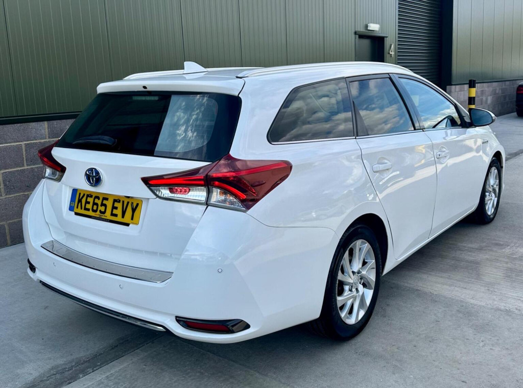 2016 Toyota Auris